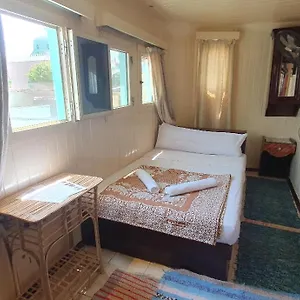  Botel Moon Boat